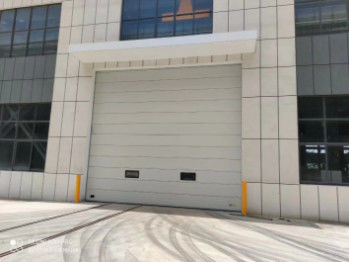 خرید درب گاراژ قطعی عایق شده برای ذخیره سازی سرد گزینه های کنترل از راه دور online manufacture