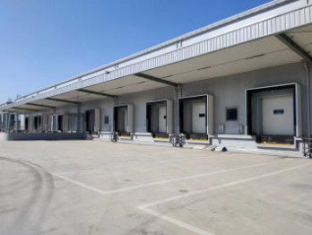 ISO 9001 سطح گارد هیدرولیک خاکستری 6800kg تراکه سطح بارگیری گارد