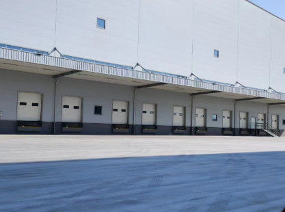 ISO 9001 سطح گارد هیدرولیک خاکستری 6800kg تراکه سطح بارگیری گارد
