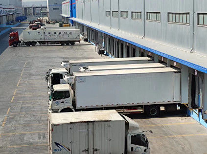 ISO 9001 سطح گارد هیدرولیک خاکستری 6800kg تراکه سطح بارگیری گارد