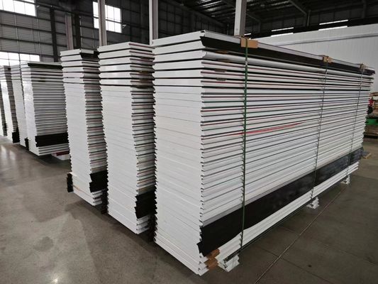 درب های گاراژ قسمتی با نوارهای مهر و موم EPDM در همه طرف برای مهر و موم خوب