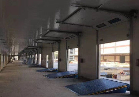 سطح دهنده هیدرولیک مناسب با واحد هیدرولیک اختصاصی و ضخامت لب 16 میلی متری در رنگ خاکستری پلتفرم