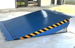 دستگاه اتوماتیک ثابت گودال معلق لب هیدرولیک بارگیری کانتینر Dock Leveler برای بارگیری Docks یا Bays